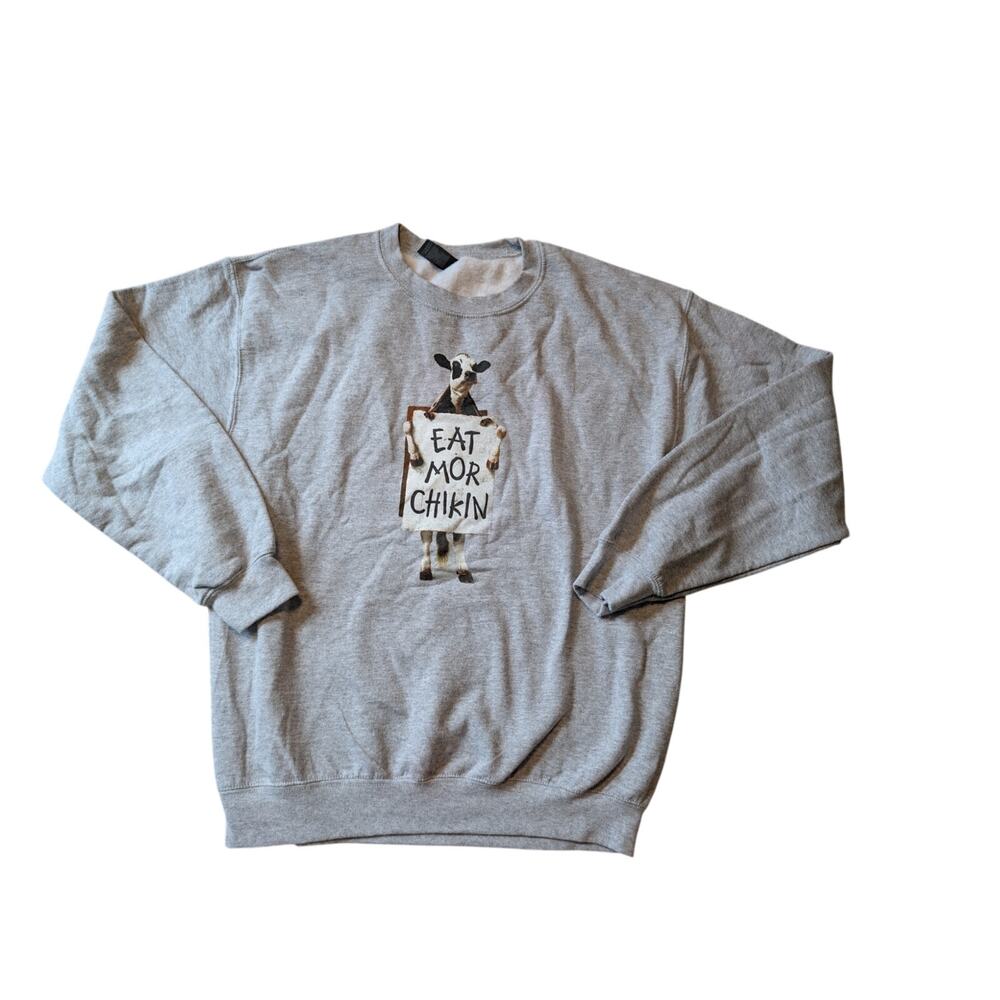 Gildan Chick-fil-A Eat Mor Chikin Cow Men’s Gray Crewneck Sweatshirt Size Medium